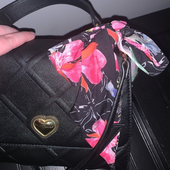 Betsey Johnson Black Quilted Heart Crossbody Bag with Floral Scarf Accent - Picture 3 of 5